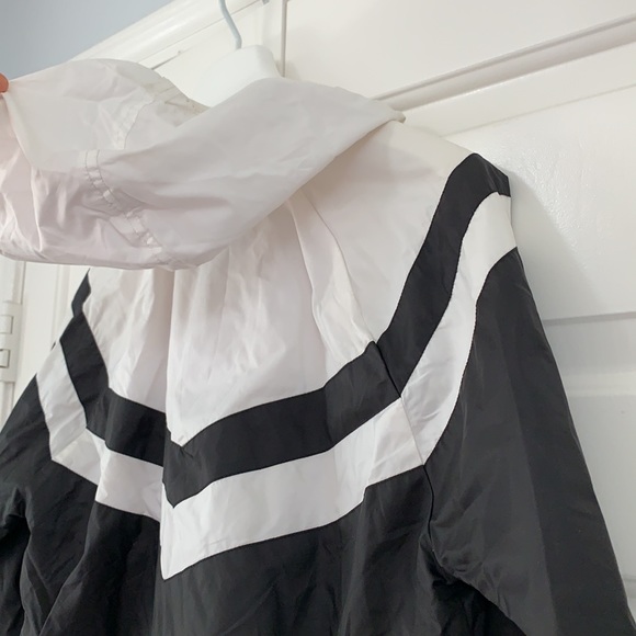Forever 21 White & Black Windbreaker Jacket sizeS - Picture 5 of 10